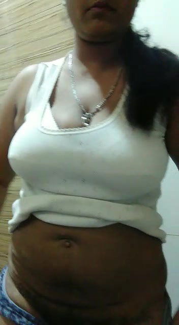 Desi Busty Beautiful Naughty Housewife Homemade Full Nude-106