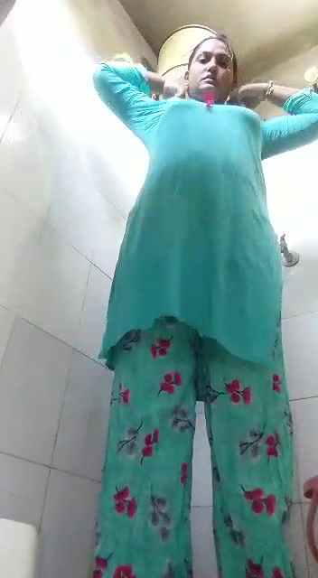 Desi Busty Beautiful Naughty Housewife Homemade Full Nude-65