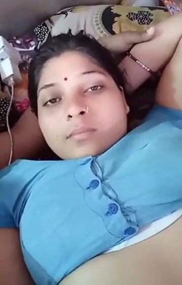 Desi Beauty Wife with Hubby he pressing boobs hard