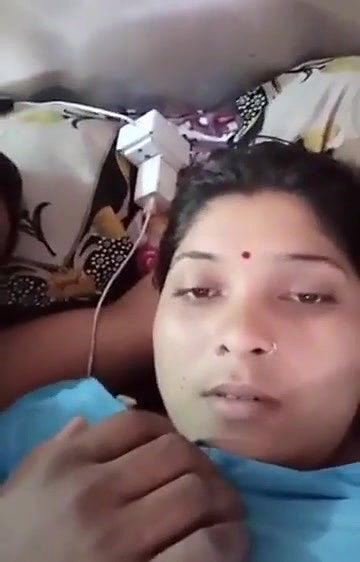 Desi Beauty Wife with Hubby he pressing boobs hard
