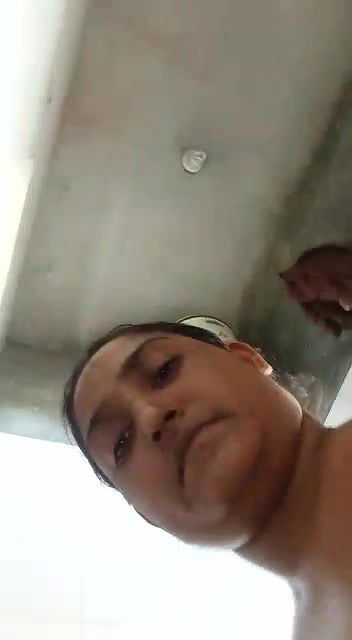 Desi Busty Beautiful Naughty Housewife Homemade Full Nude-33