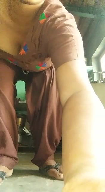 Desi Busty Beautiful Naughty Housewife Homemade Full Nude-24