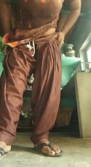 Desi Busty Beautiful Naughty Housewife Homemade Full Nude-24