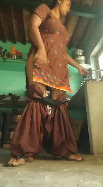 Desi Busty Beautiful Naughty Housewife Homemade Full Nude-24