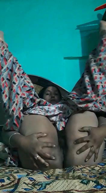 Desi Busty Beautiful Naughty Housewife Homemade Full Nude-16