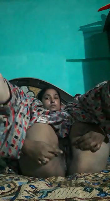 Desi Busty Beautiful Naughty Housewife Homemade Full Nude-16