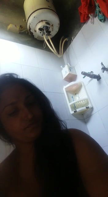 Desi Busty Beautiful Naughty Housewife Homemade Full Nude-13