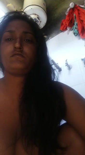 Desi Busty Beautiful Naughty Housewife Homemade Full Nude-13