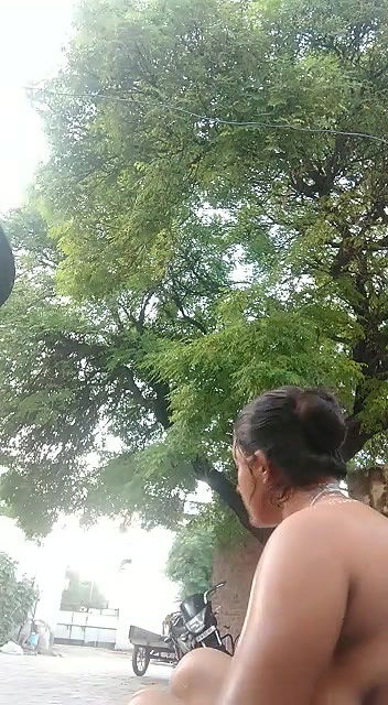 Desi Busty Beautiful Naughty Housewife Homemade Full Nude-4