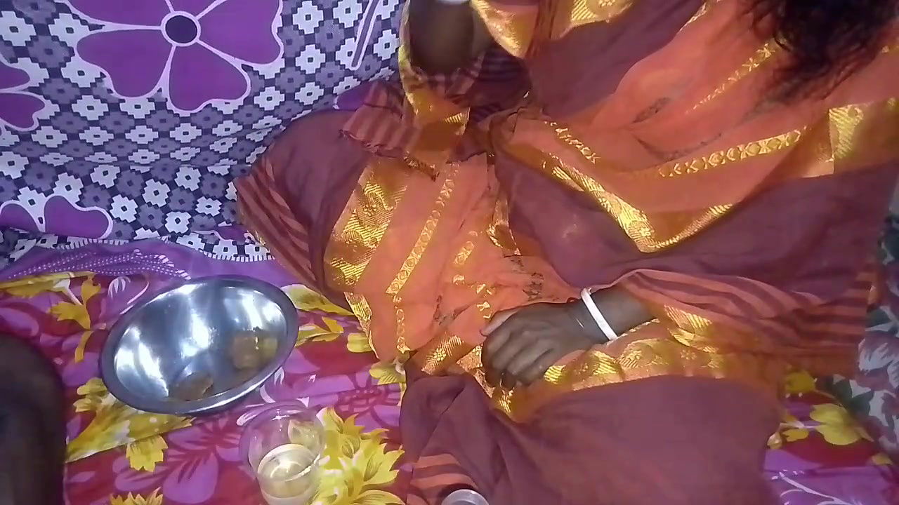 Aaj bhabhi ko Desi Daru pilakar aisa gand mara ki Lal Kar Diya