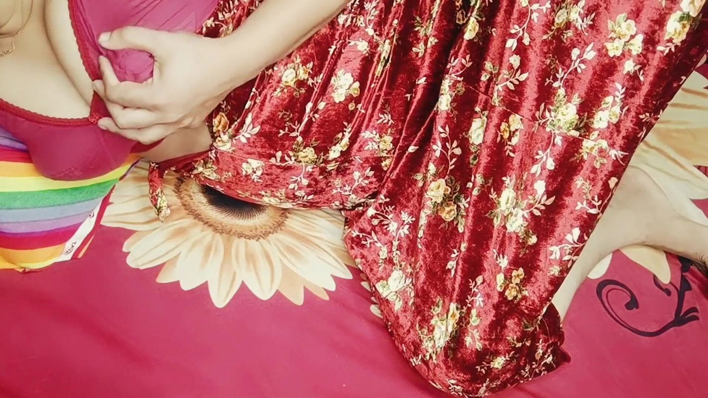 Bangladeshi beautiful girl having sex alone.Bengali girl