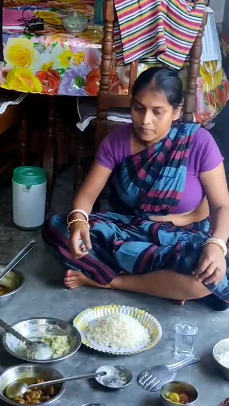 Bengali Boudi Oops Moment