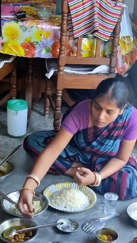 Bengali Boudi Oops Moment