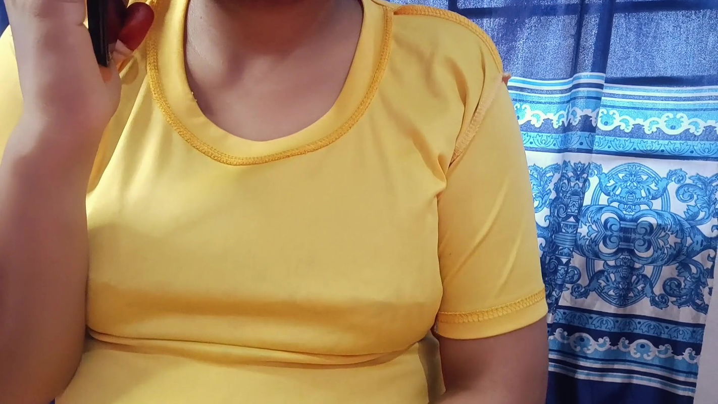 Beautiful girl fingering her pussy.Clear Bengali audio