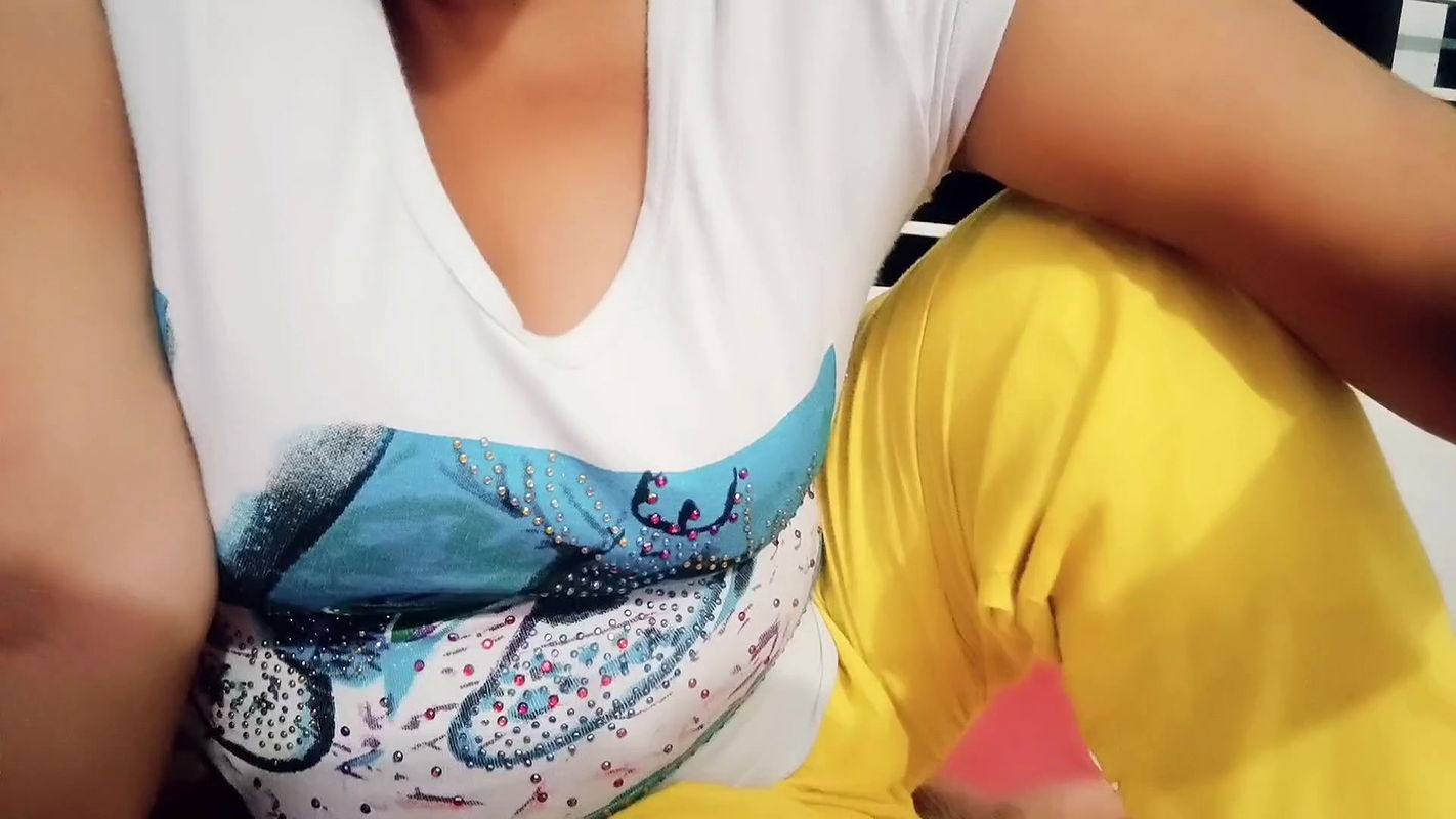 Beautiful housewife fingering her pussy.Bengali housewife fucked