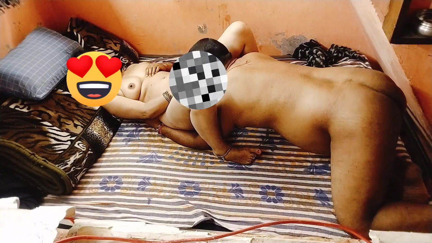 Bhabhi ne chut chtwaya chuchi peelwayi payari madhu