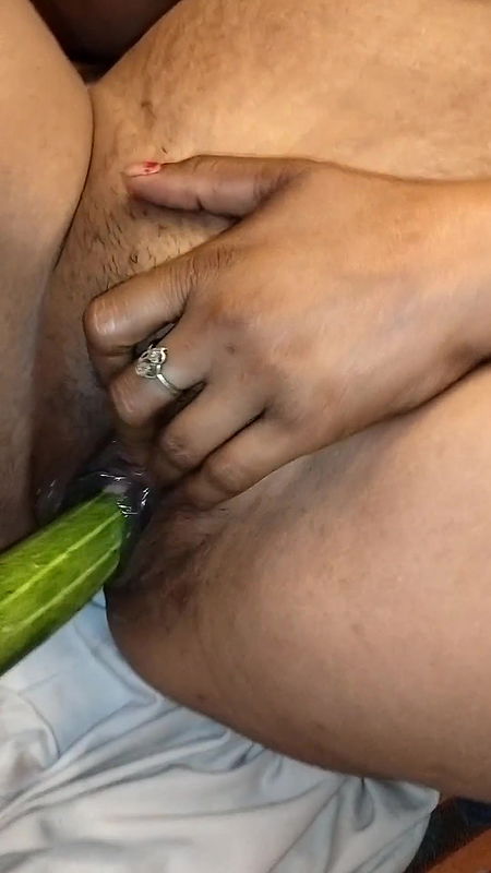 Bihari bhabhi kheera sa muth mare or chut sa Pani nekala