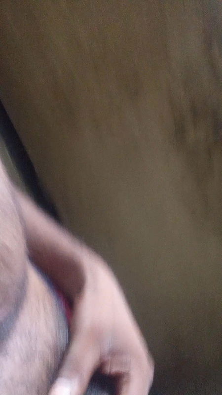 Boy bhabhi ko chodane ke liye lund ko tayar karta hua