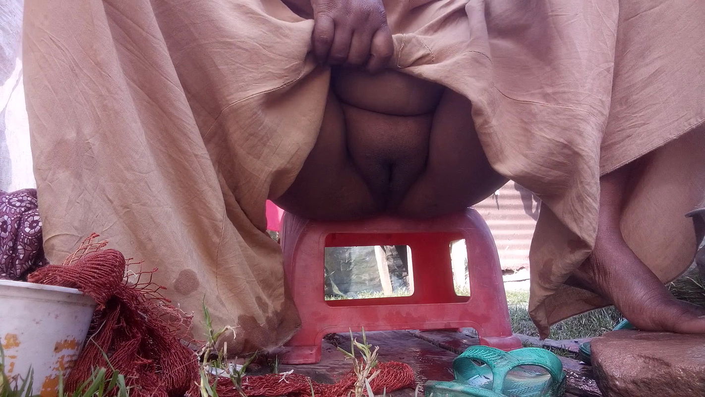 College girls sexy bath