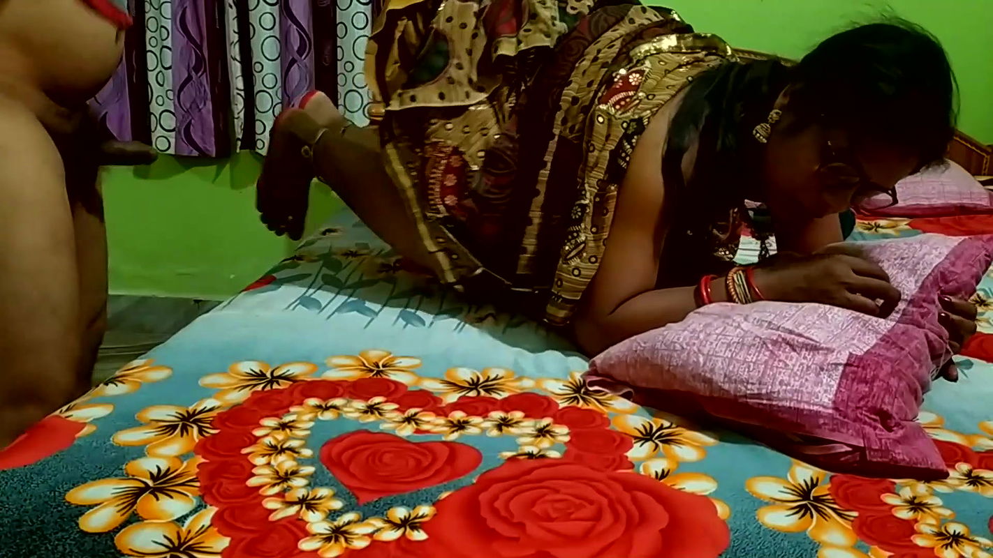 College Professor Shriti Mishra Fucking Very Closeup in Saree with her Boyfreind