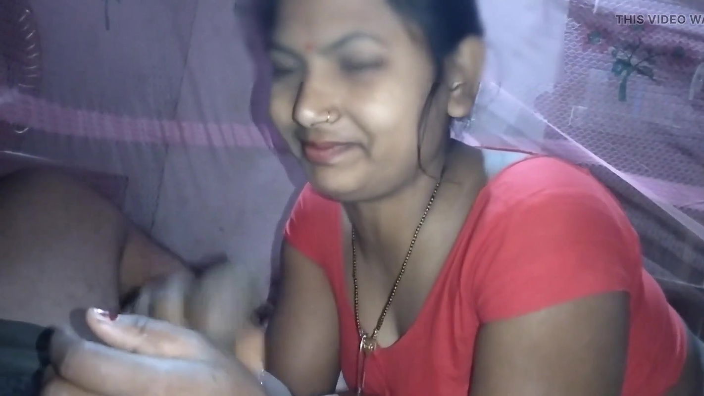 Desi Bhabhi Piss in Mouth and Enjoy in Bath