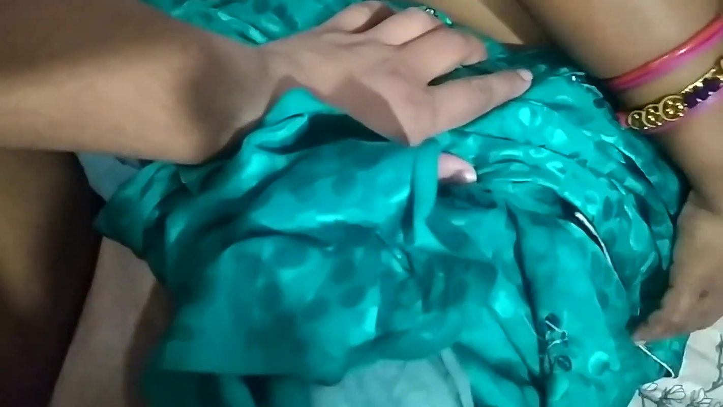 Desi Indian Aunty Hot Sex in Saree