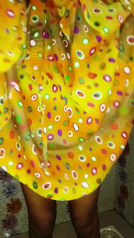 Desi Indian hot girl In Bathroom