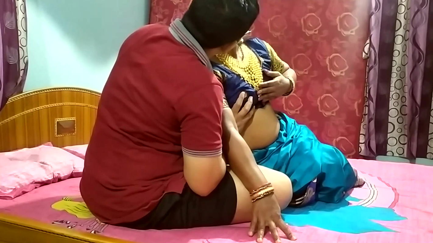 Desi Sex by Tamil Desi Bhabhi Nirmala with Xmaster on Indian Sex