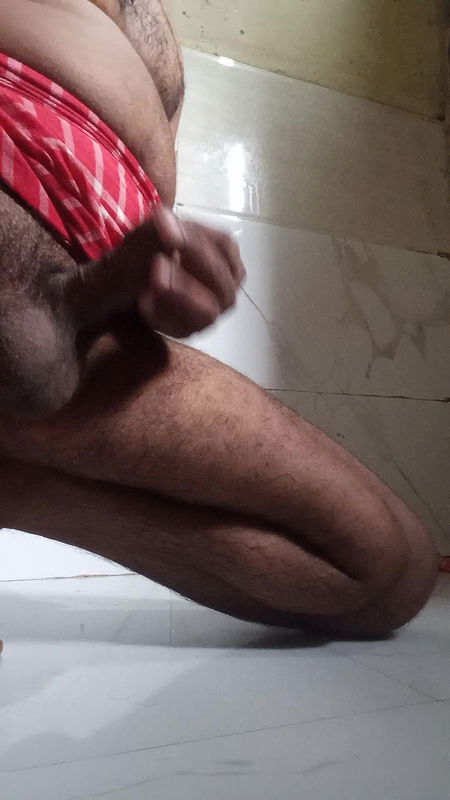 Nahate samy bahut man kar rha hai bhabhi ke chodne ko