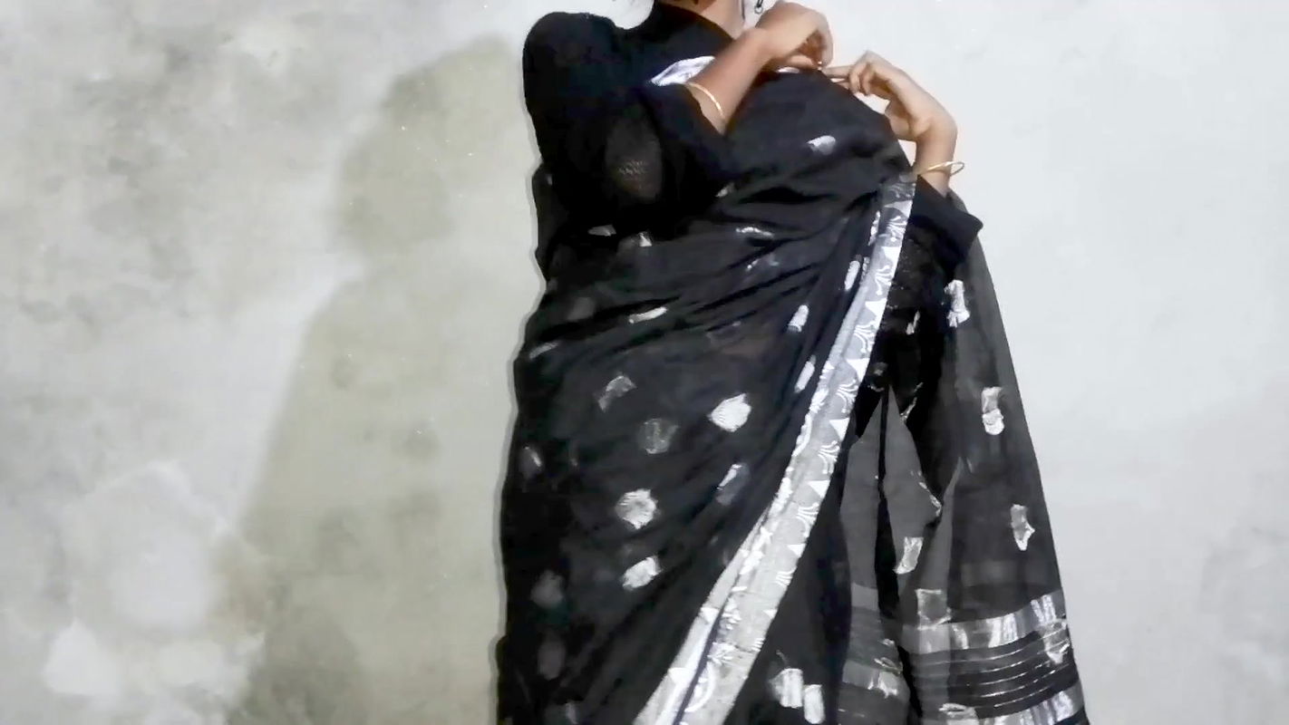 Sexy Cute Desi College Girl Showing Her Boobs And Pussy