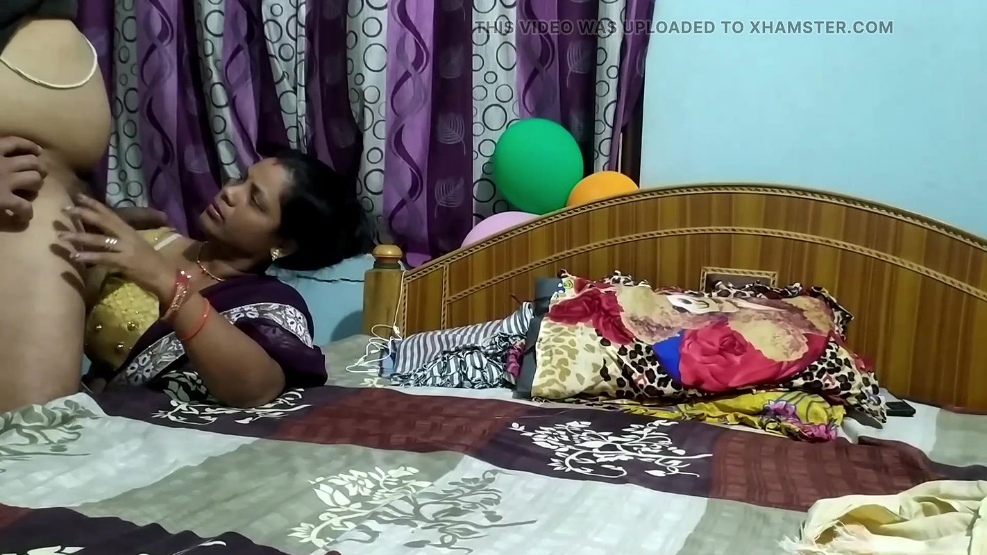 Sexy wife Tina fast fucked in saree with her boyfriend on Xhamster 2023
