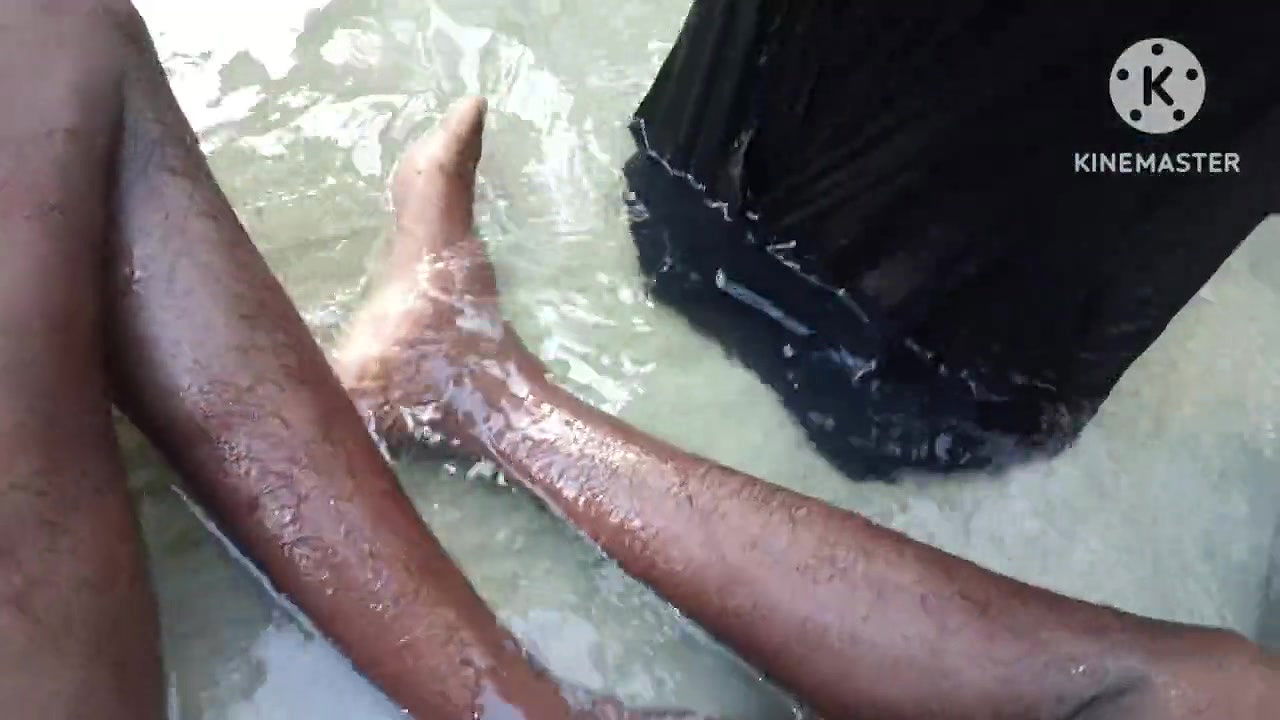 Snan karne ke samay bhabhi ki chudai ki
