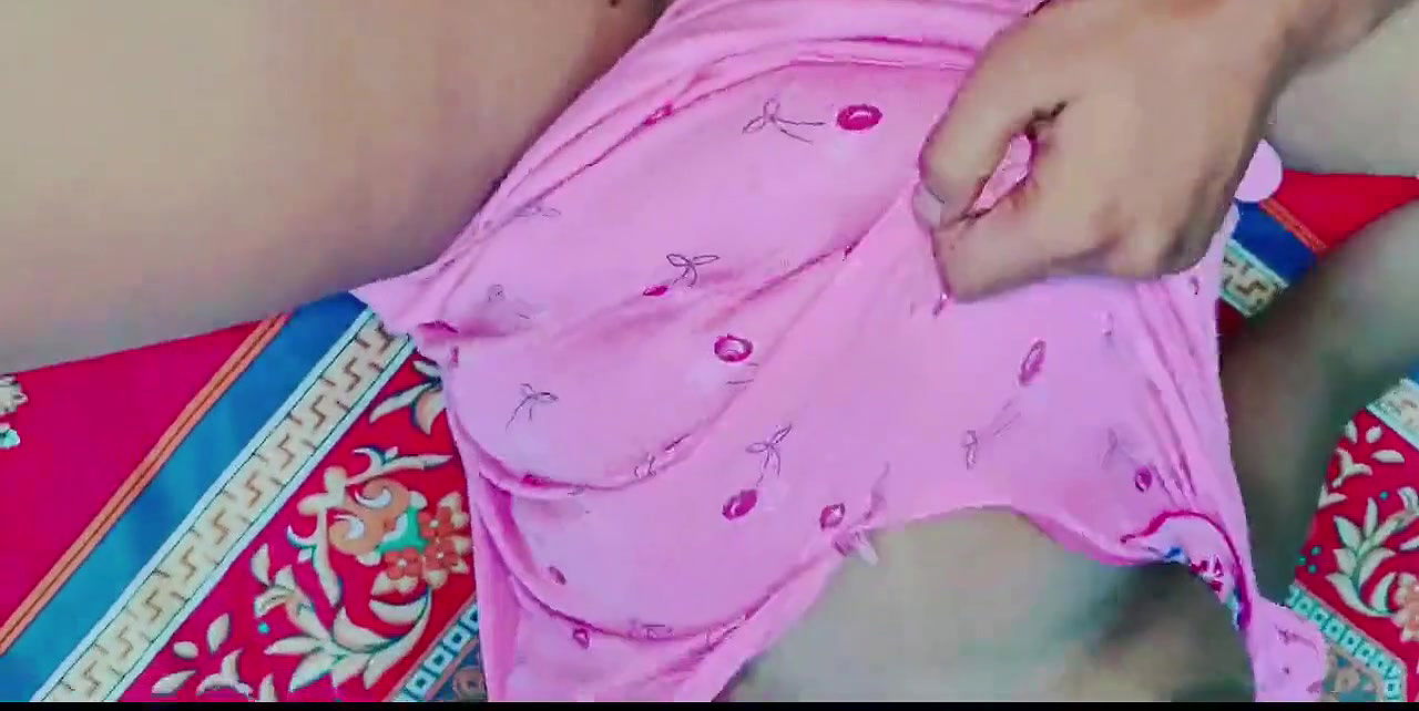 Deshi Priya Bhabhi Sex On Husband Priya bhabhi is very hot