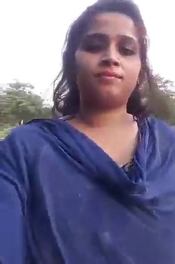 Desi Bhabhi n Boos Outdoor Boobplay