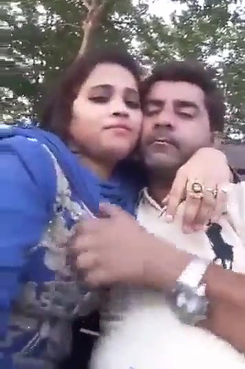 Desi Bhabhi n Boos Outdoor Boobplay