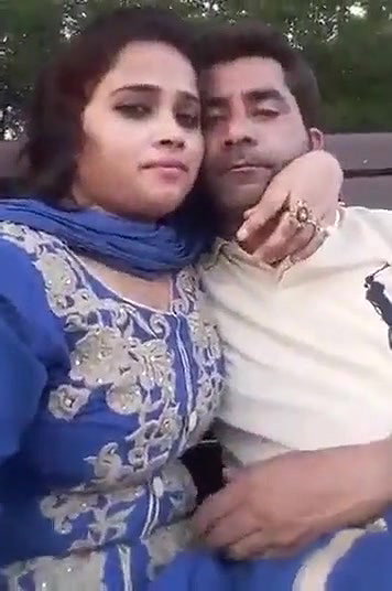 Desi Bhabhi n Boos Outdoor Boobplay