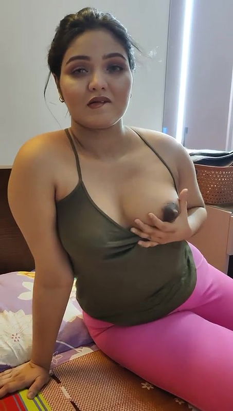 Sexy Pregnant Bhabi Showing