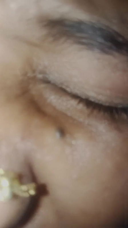 Indian Married Couple Hindi Audio (Seel Thodi)