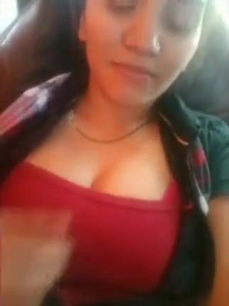 Desi Cute LOvr grl showing Booobs to BF
