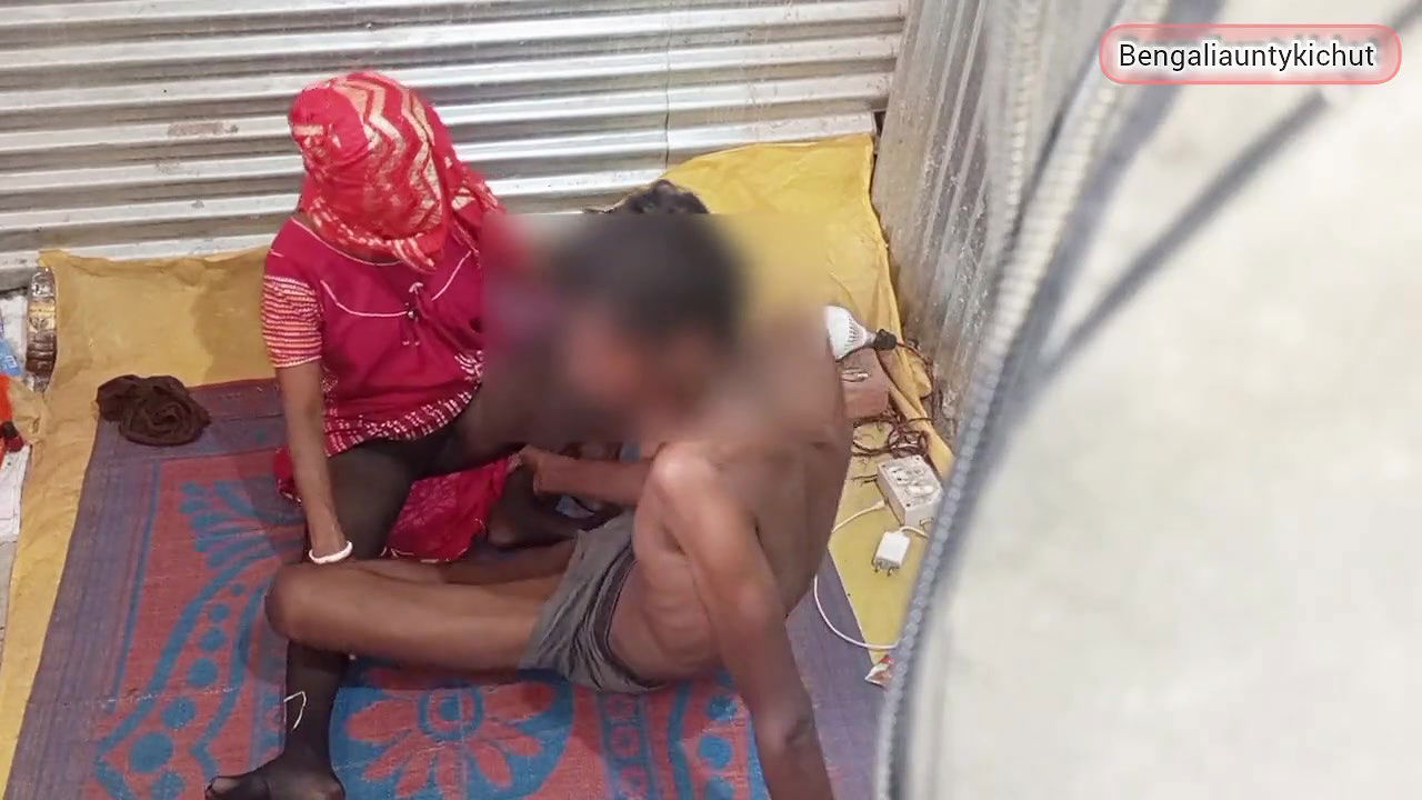 Aunty and her boyfriend play with cook very well in indoor, 36 years women and her ex boyfriend fucking her block right pussy