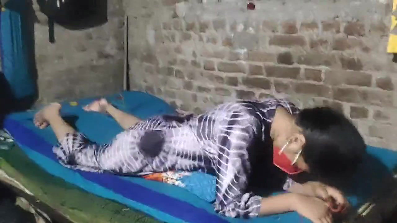 Desi Village girl masterbating fingering chudai