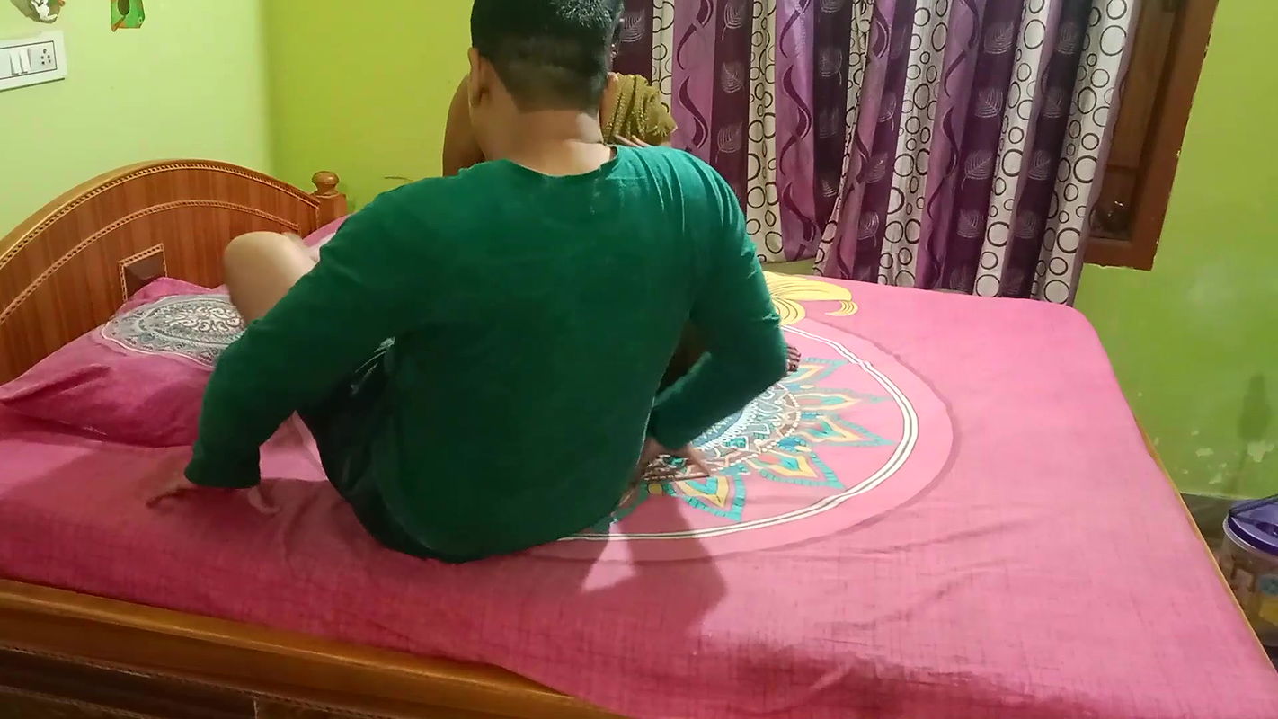 Sexy IT Engineer Sunita Get Fucked and Creampied in Saree with Student