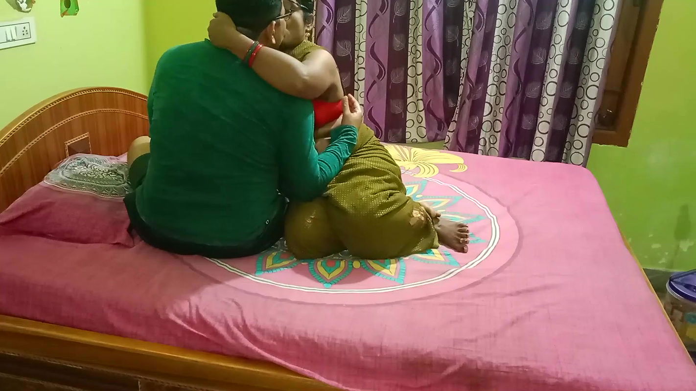 Sexy IT Engineer Sunita Get Fucked and Creampied in Saree with Student