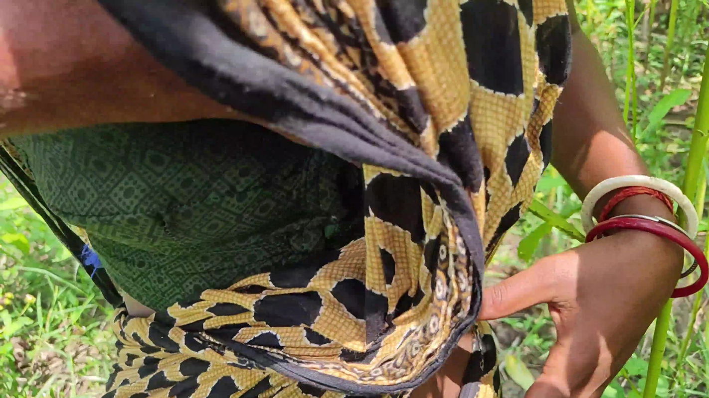 Someone fucked my pussy in the forest, he dropped his semen in my pussy