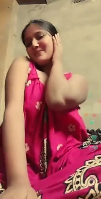 Desi Cutie LOver wife show niples