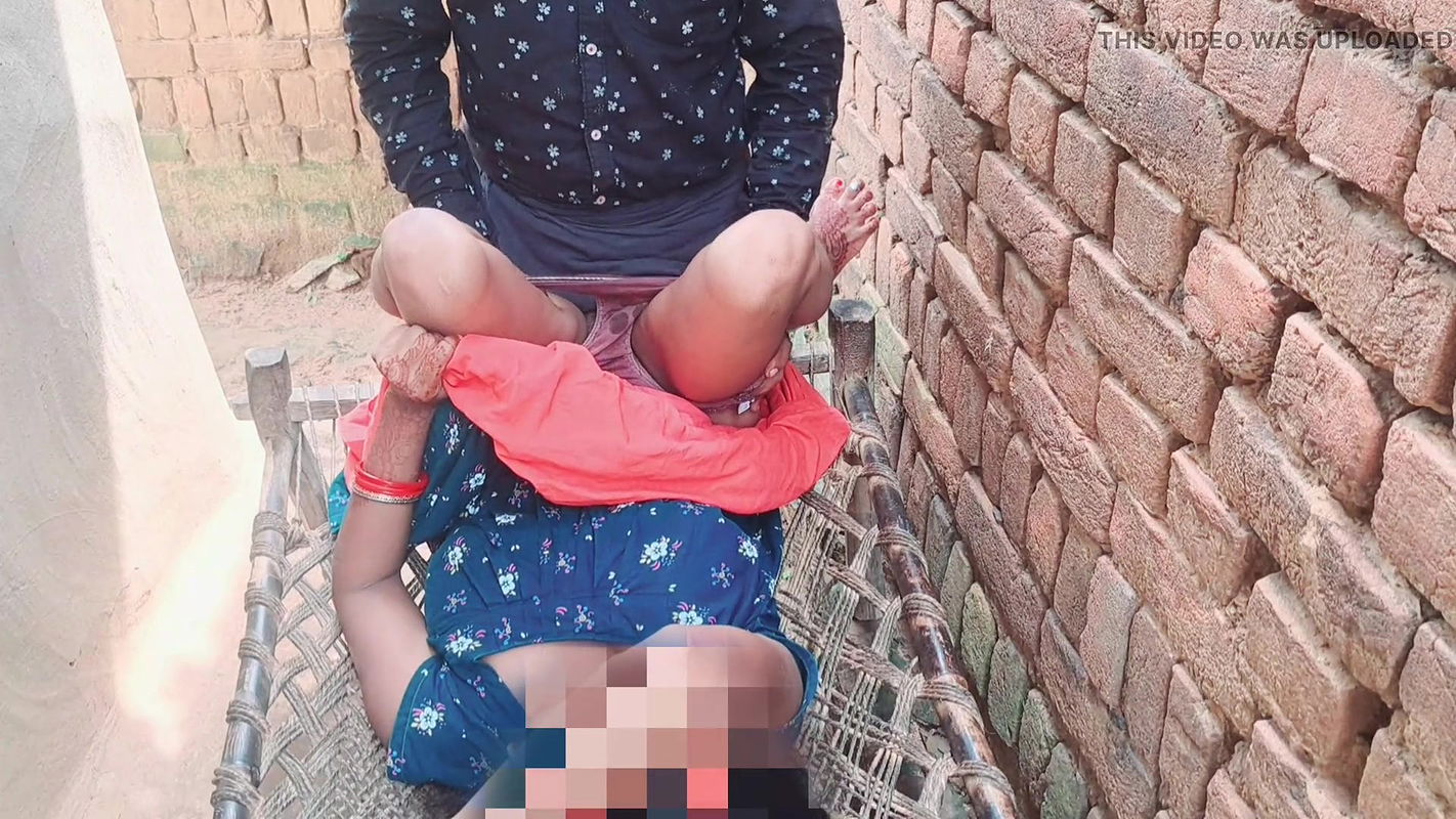 Indian slut outdoor in gets pussy fuck by young boyfriend