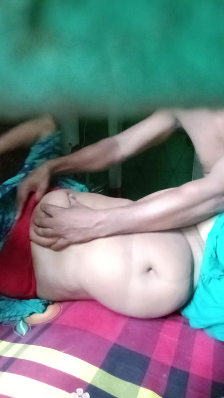 Bangladeshi expatriate wife’s exotic video