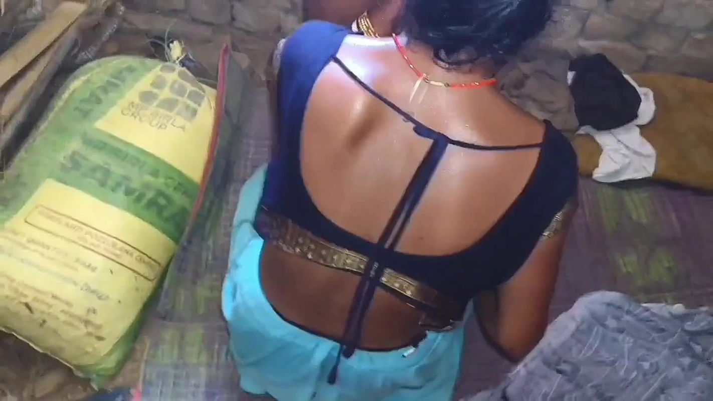 Indian desi Village dehati aurat pati ke sath hard sex karwai apne ghar me Hindi audio clear voice