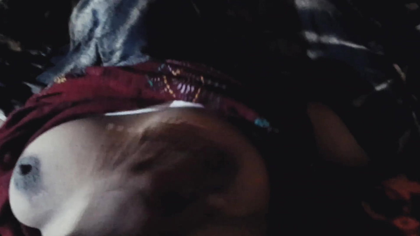 Indian Savita bhabhi fucked by me, seeing Savita bhabhi is alone