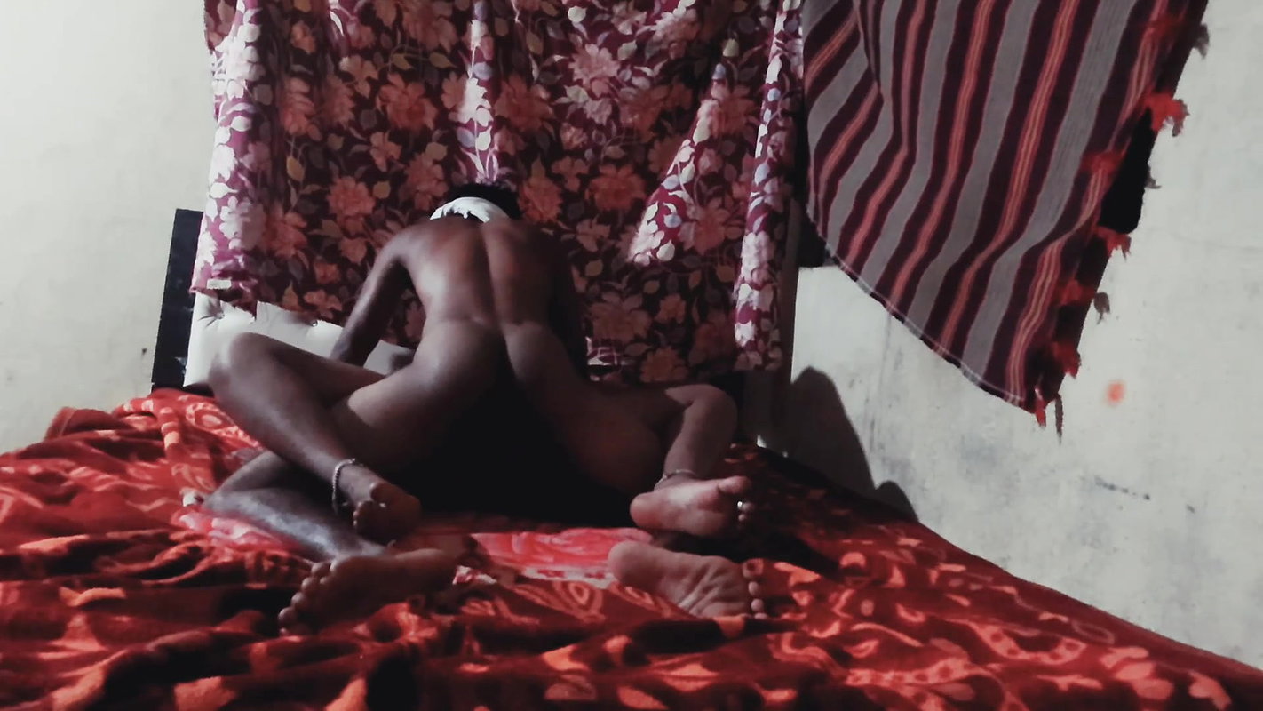 Indian Savita bhabhi fucked by me, seeing Savita bhabhi is alone